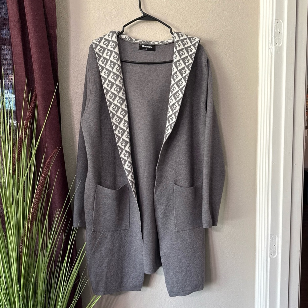 #683 Romimona gray long cardigan with pockets and hood size large
